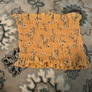 Kendall and Kylie crop